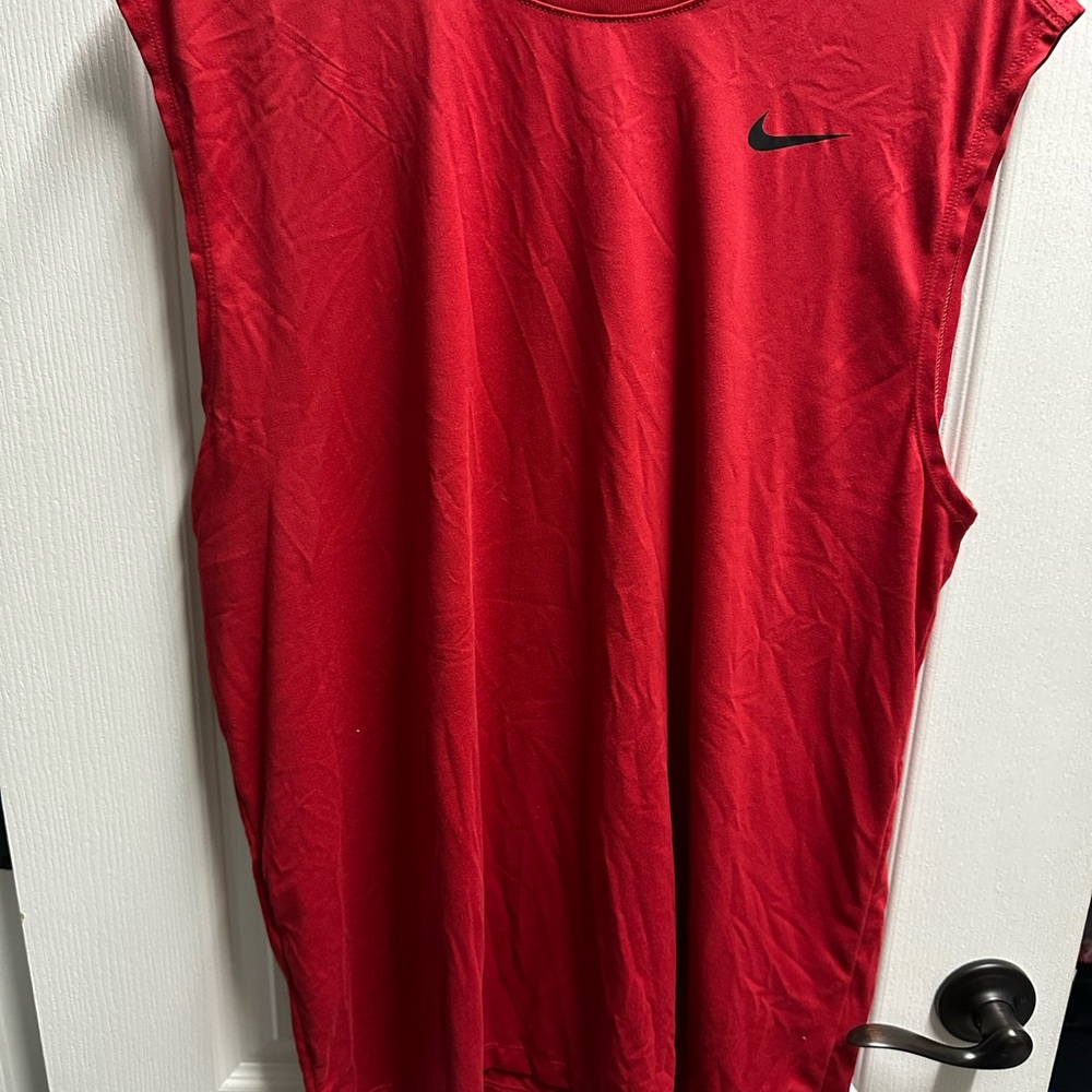 Nike Women's Bold Red Muscle Tee size XL/ NWOT 441